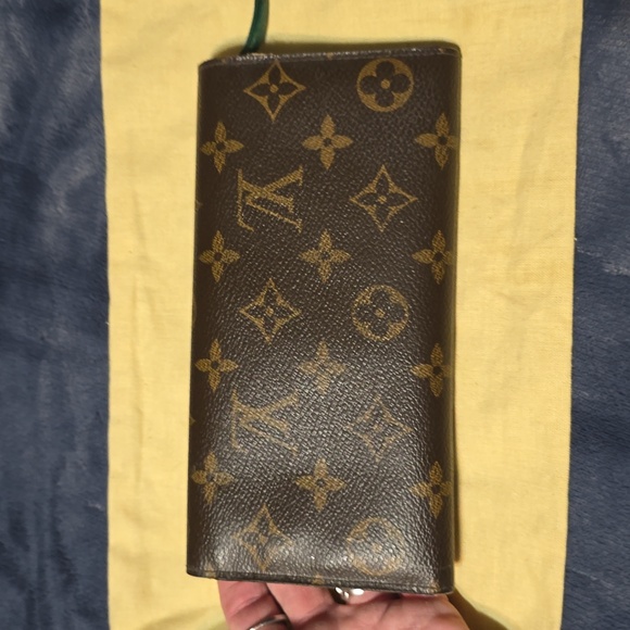 LOUIS VUITTON WALLET - Picture 3 of 6